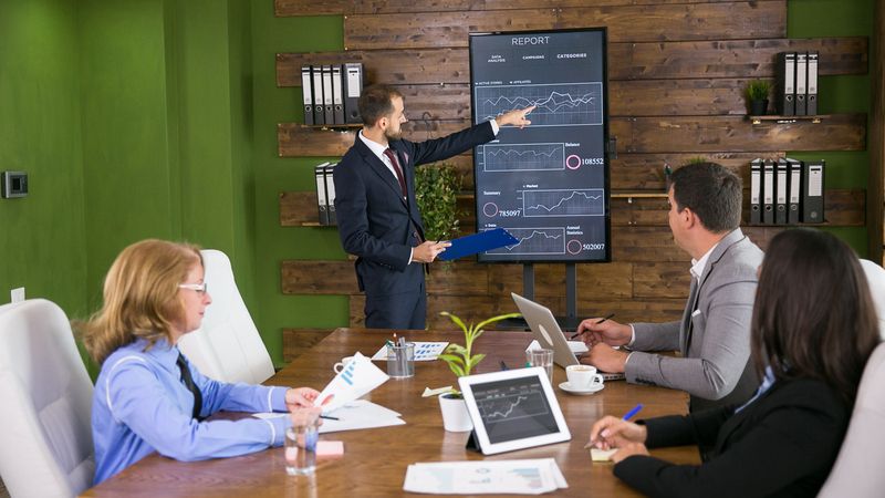 Roarleveraging Business Infoguide By Riproar